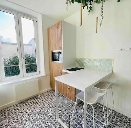 Lägenhet Thermal A 10 Min A Pied De La Gare *